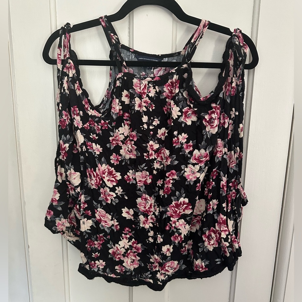 American Eagle Outfitters Cold Shoulder Floral Blouse